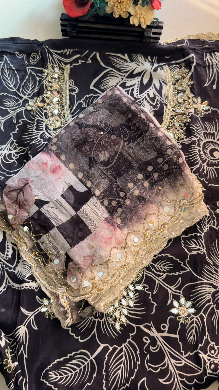 Black and Light Skin Color Delhi Boutique 3 Pis